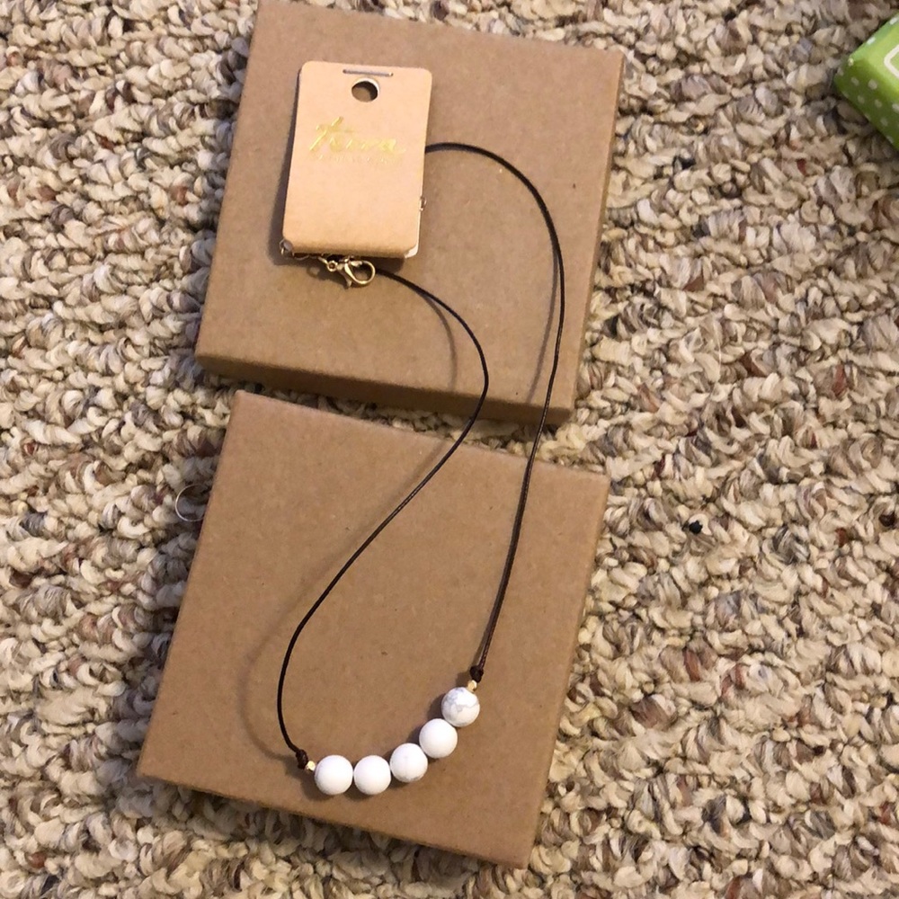 White marbled essential oil stone necklace